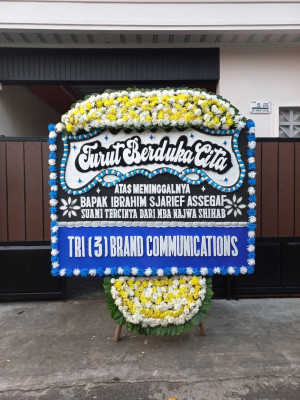Papan Bunga Duka di Merek